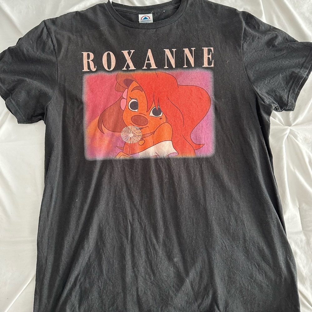 Mens a goofy movie Roxy shirt. Large